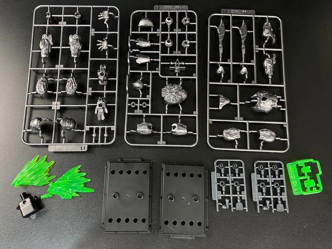 汽车人！出发！擎天柱与猩猩队长联手，布鲁可变形金刚超越版积木人登场！