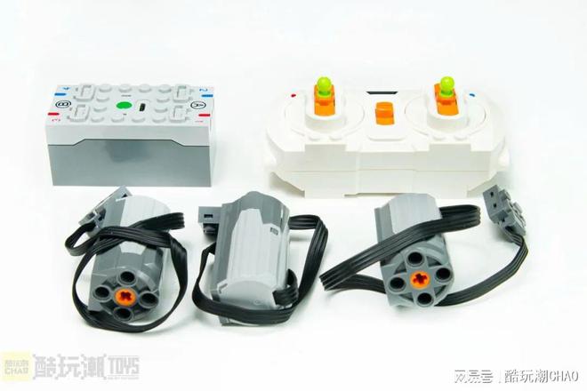 小绿奇迹军团闪现！森宝积木×中联重科工程机械联名套装开箱评测