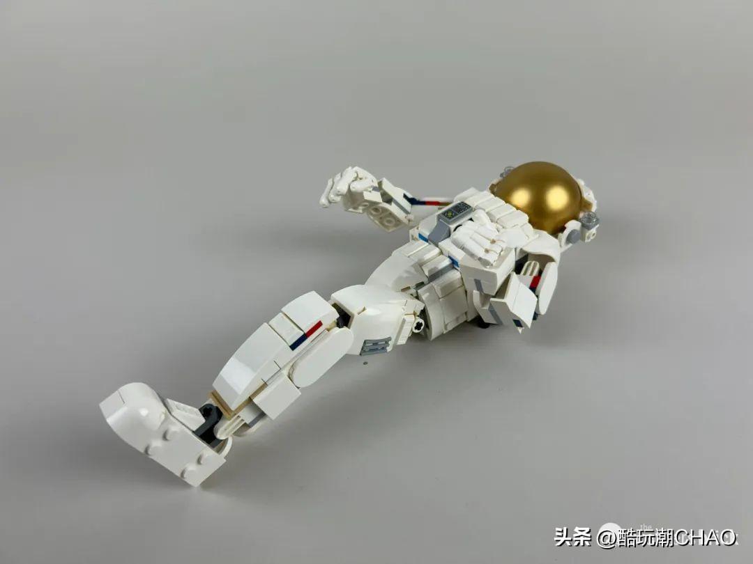 略显单薄的宇航员？乐高创意百变三合一31152太空宇航员开箱评测