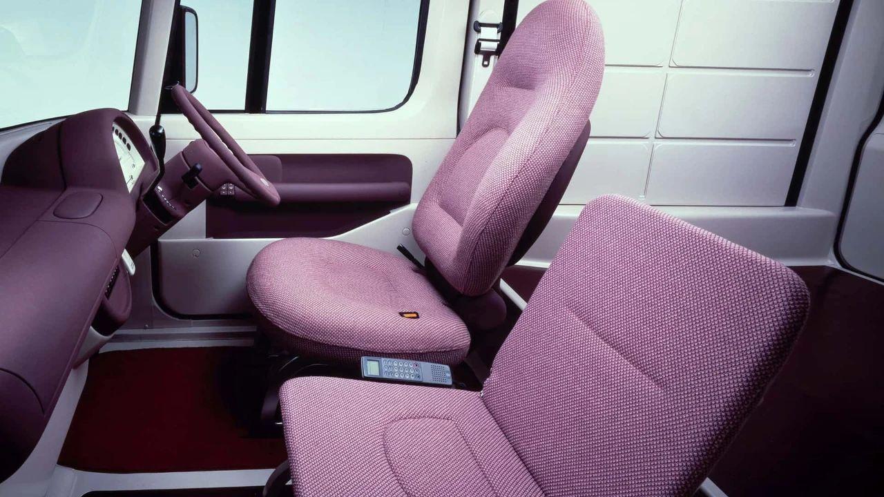 带轮子的电话亭？被遗忘的经典车1989年日产Chapeau概念车