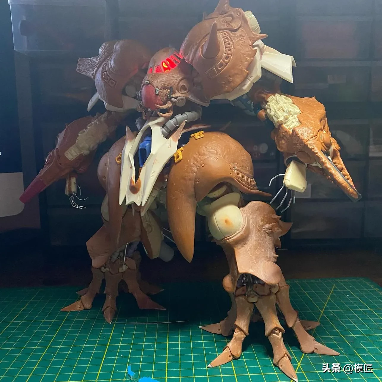 牛！这种半魔半机甲的设定，真有大神完成了！