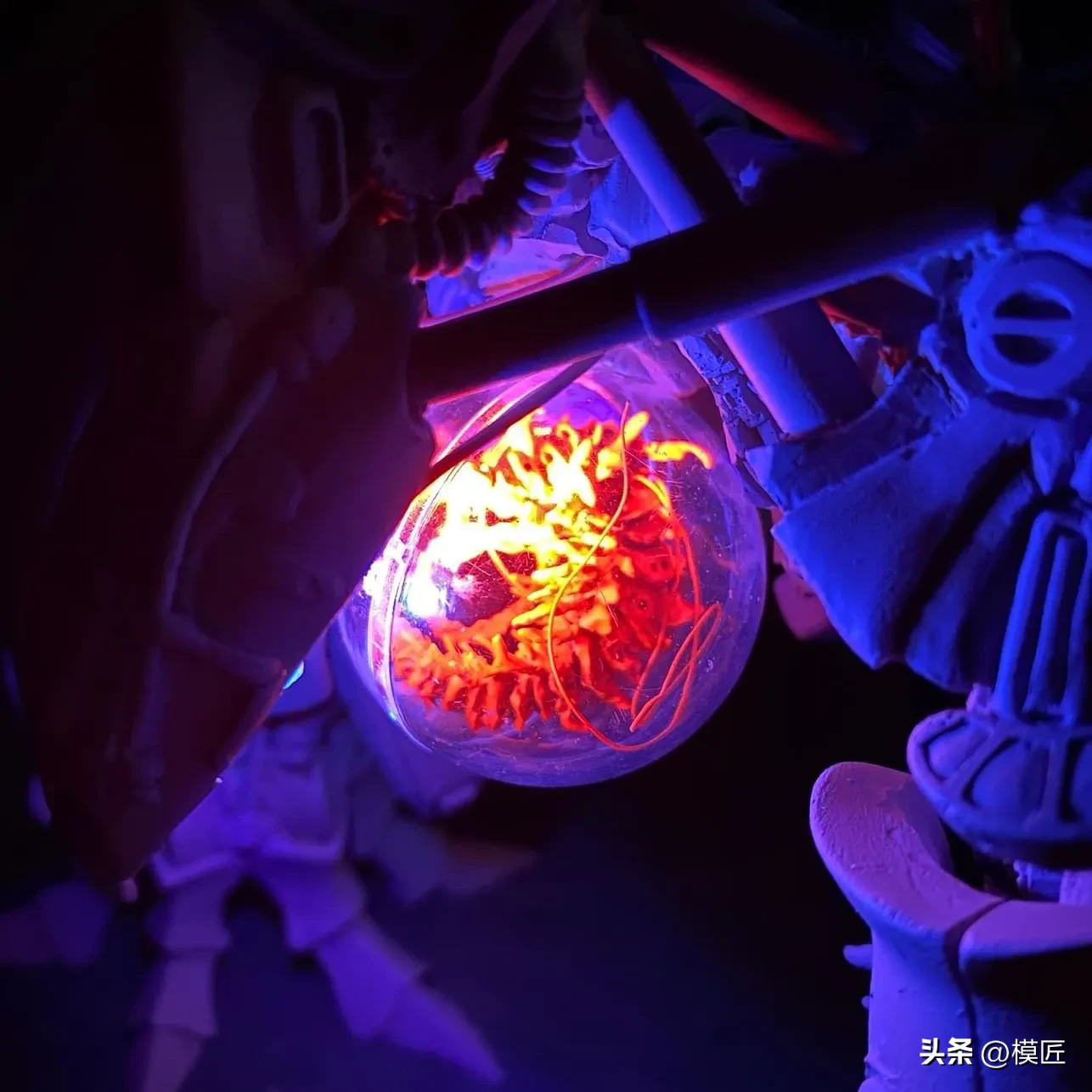 牛！这种半魔半机甲的设定，真有大神完成了！
