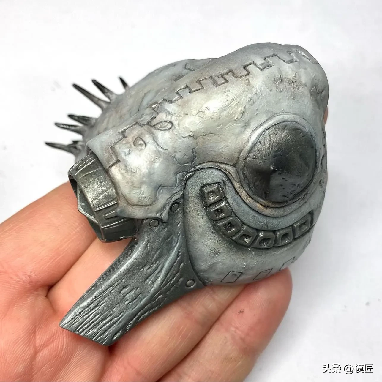 牛！这种半魔半机甲的设定，真有大神完成了！
