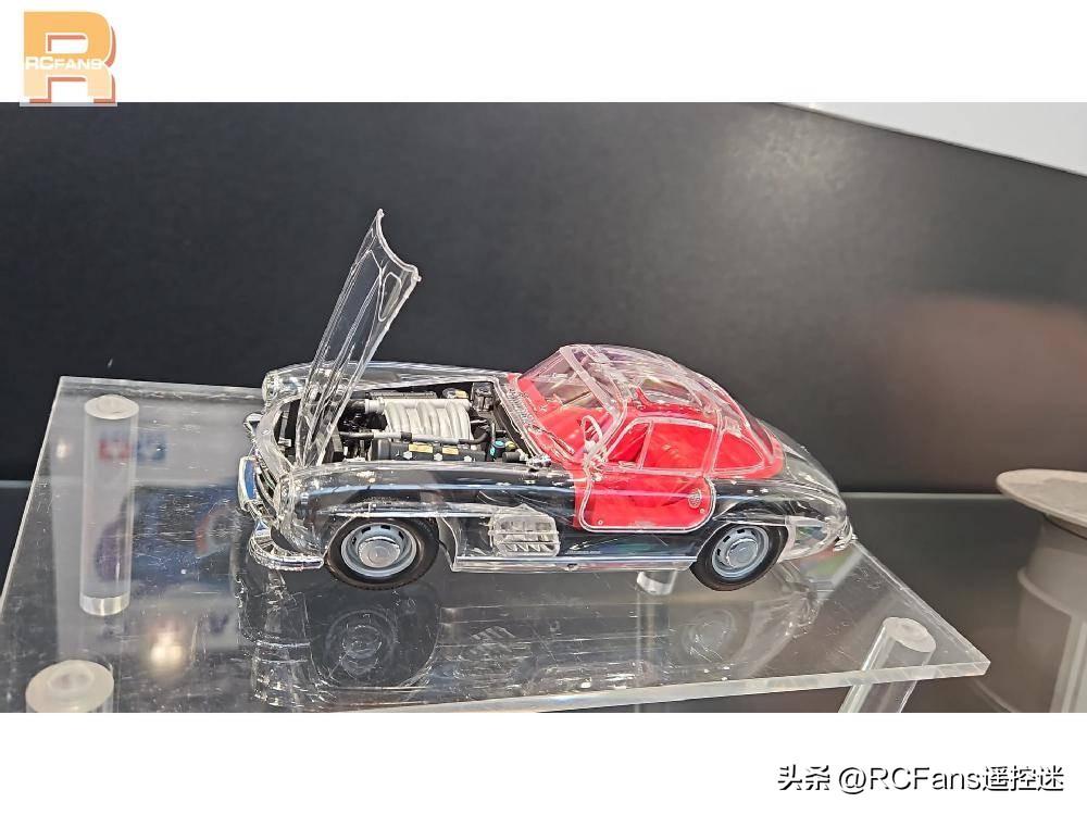 Tamiya “Full-View” Mercedes-Benz 300 SL