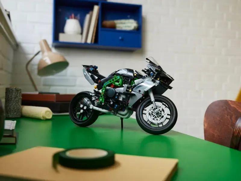 LEGO 机械系列再添一员，川崎 Ninja H2R