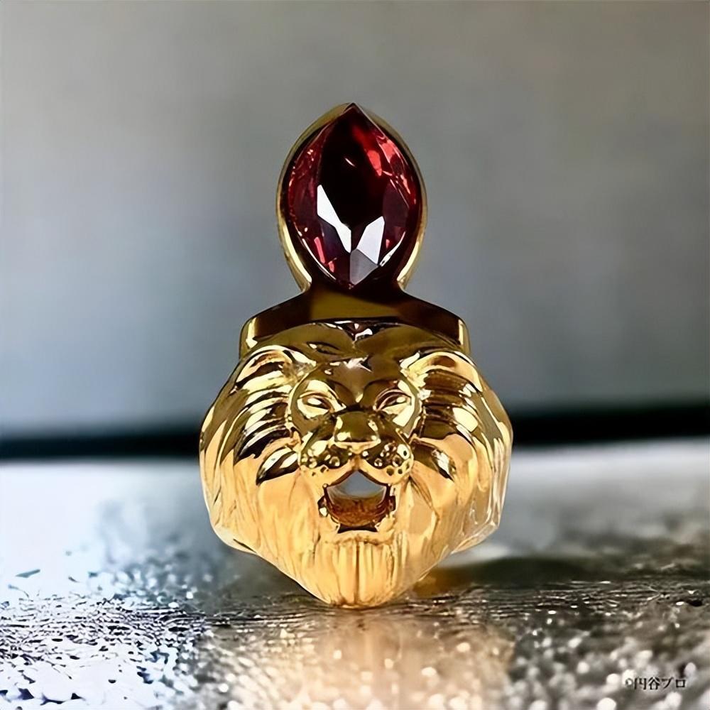 纯金的雷欧戒指，看到价格我倒吸一口凉气