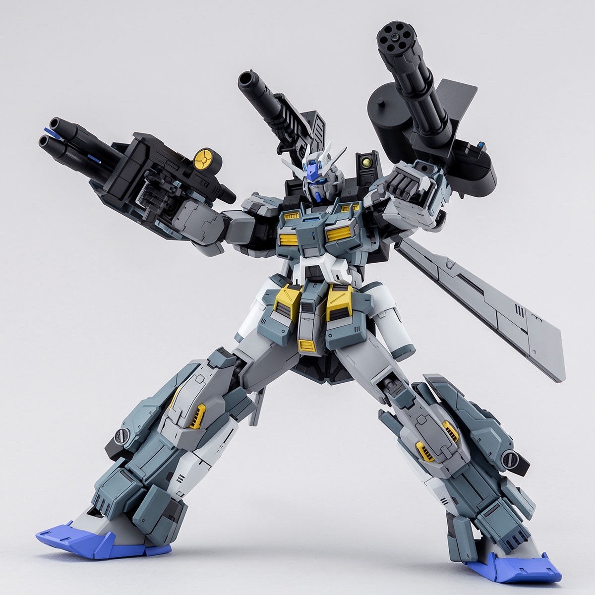MG 1/100 兴风者高达 P.F.