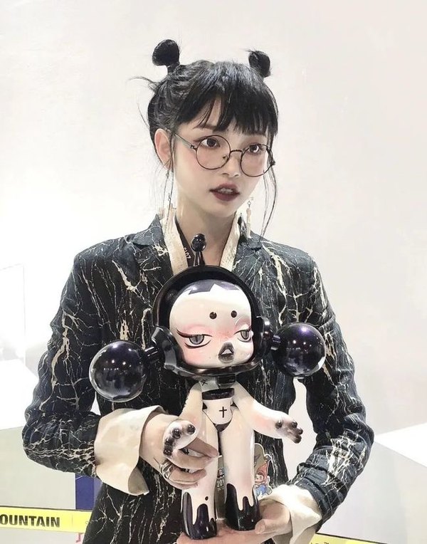 泡泡玛特 SKULLPANDA食梦动物系列盲盒玩具潮流礼物