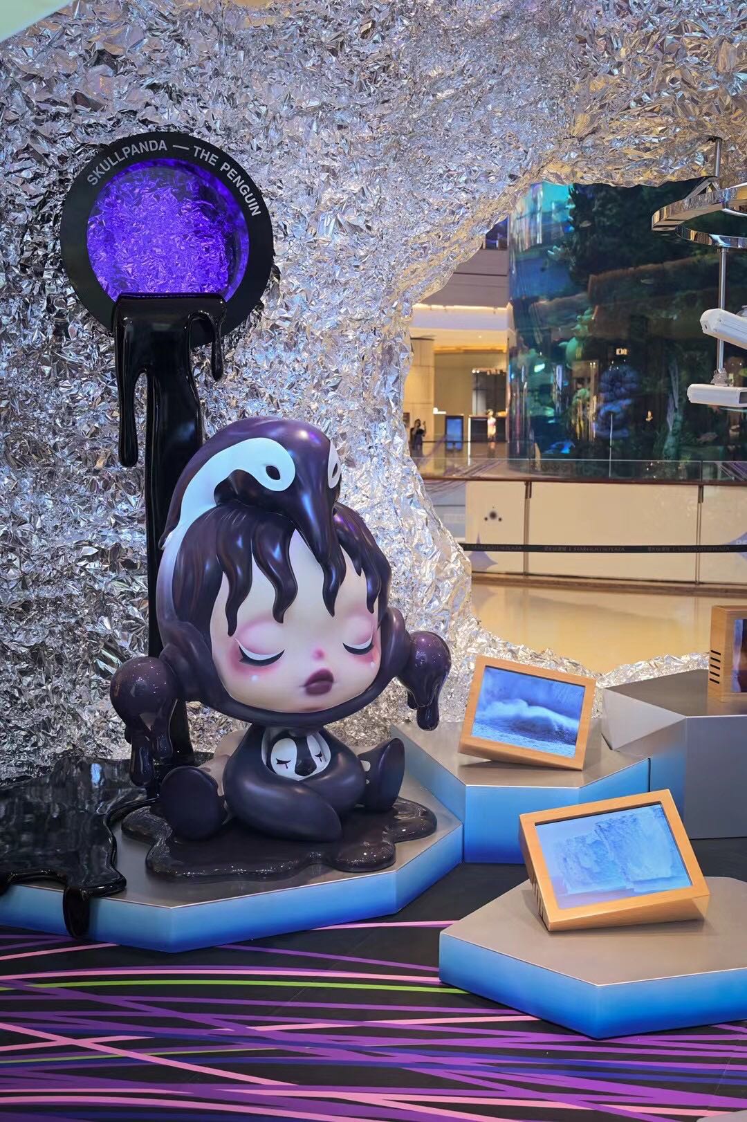 探秘SKULLPANDA冬日乐章，潮玩魅力大揭秘