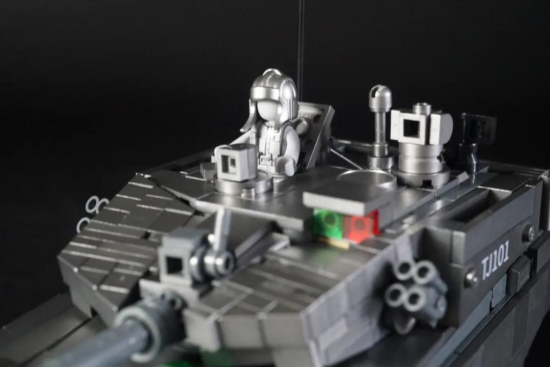 小鲁班 1/35 99A主战坦克（金属漆版）开箱