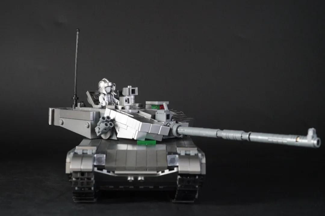 小鲁班 1/35 99A主战坦克（金属漆版）开箱