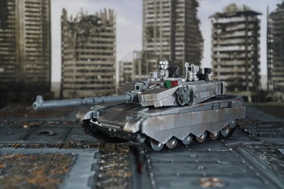 小鲁班 1/35 99A主战坦克（金属漆版）开箱