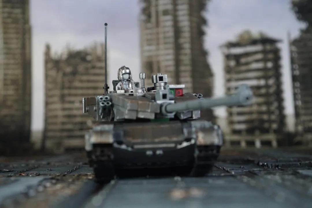 小鲁班 1/35 99A主战坦克（金属漆版）开箱