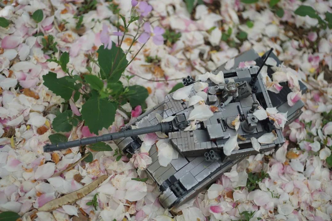 小鲁班 1/35 99A主战坦克（金属漆版）开箱