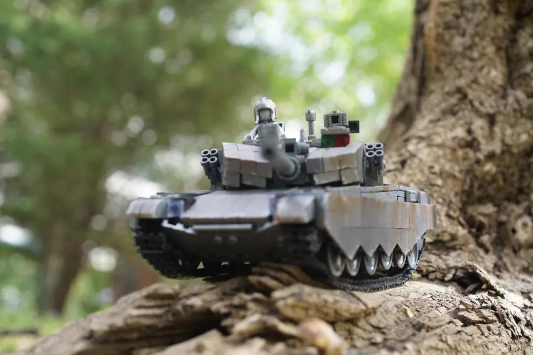 小鲁班 1/35 99A主战坦克（金属漆版）开箱