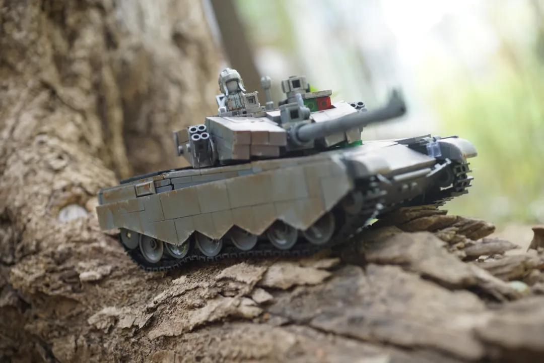 小鲁班 1/35 99A主战坦克（金属漆版）开箱