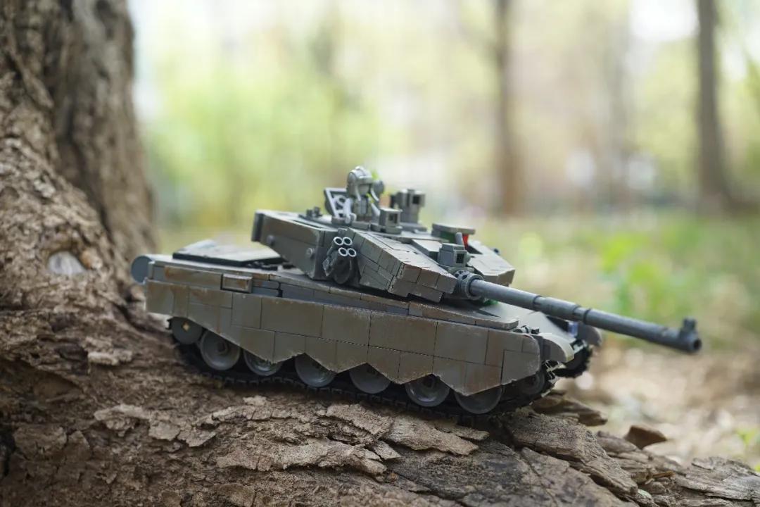 小鲁班 1/35 99A主战坦克（金属漆版）开箱