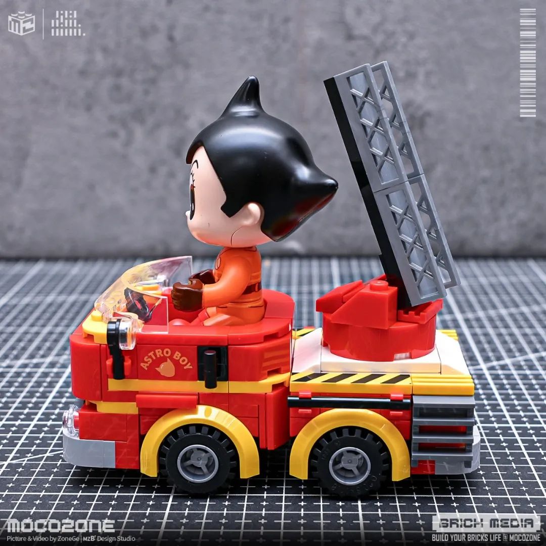 铁臂阿童木主题奇妙小车系列积木玩具