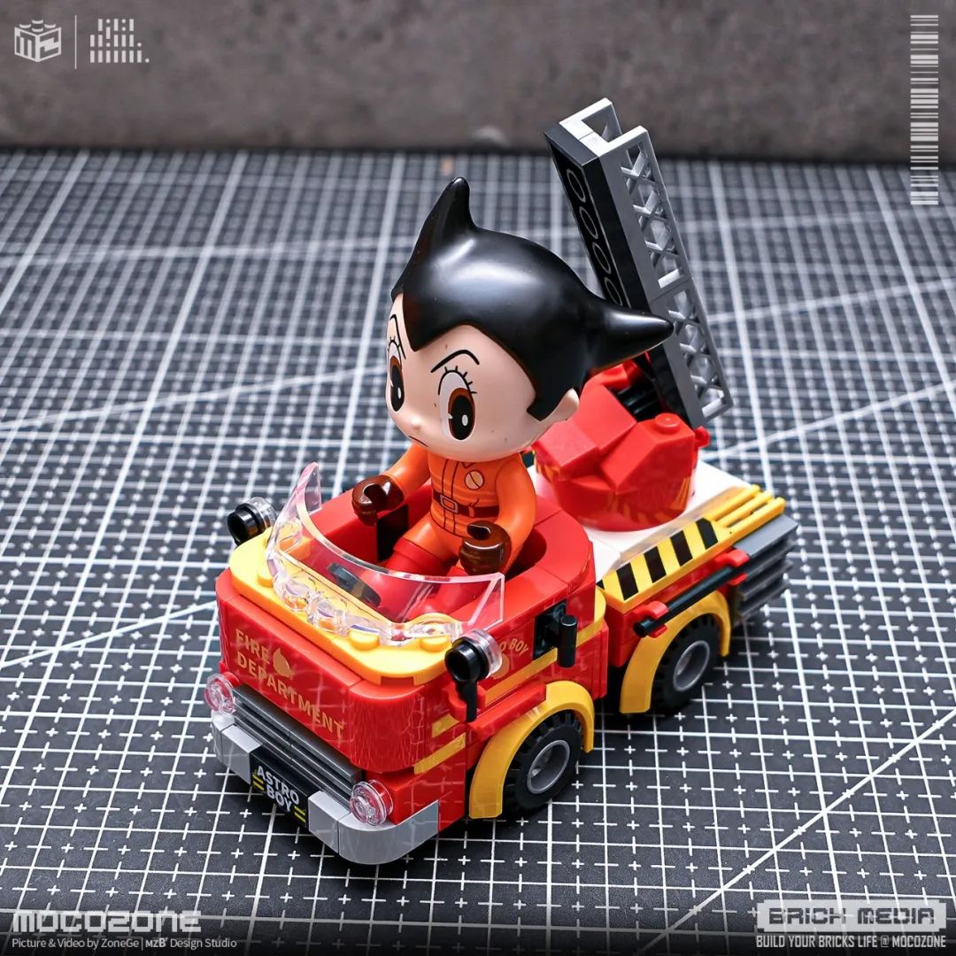 铁臂阿童木主题奇妙小车系列积木玩具