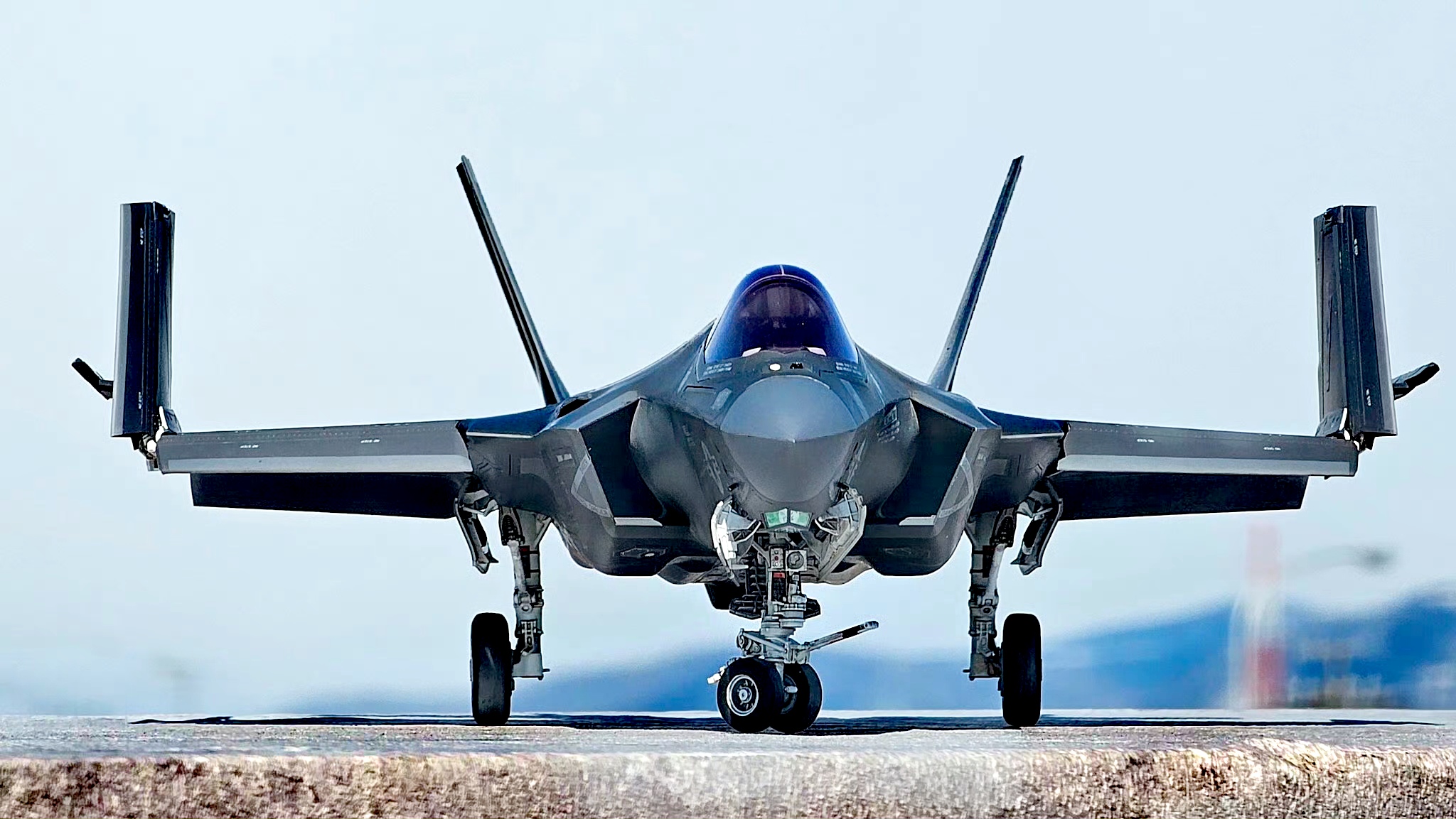 军模欣赏:田宫 1/48 F-35C战斗机模型