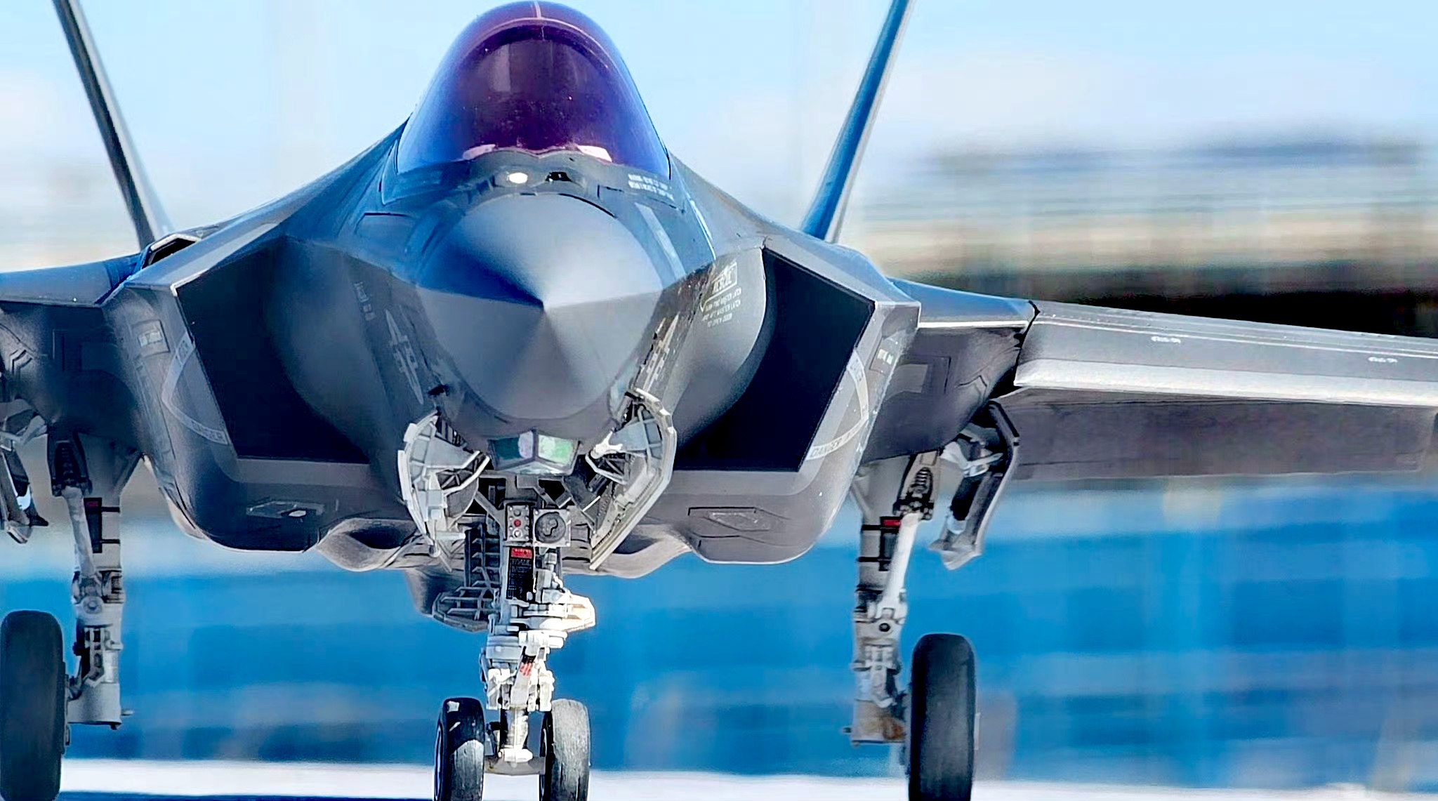军模欣赏:田宫 1/48 F-35C战斗机模型