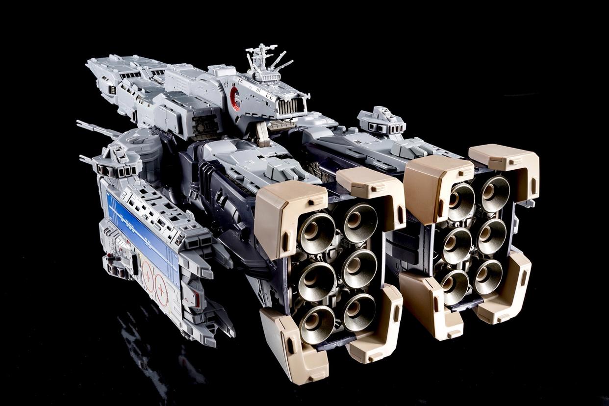 ARCADIA 1/3000 剧场版《超時空要塞：可曾记得爱》MACROSS母舰