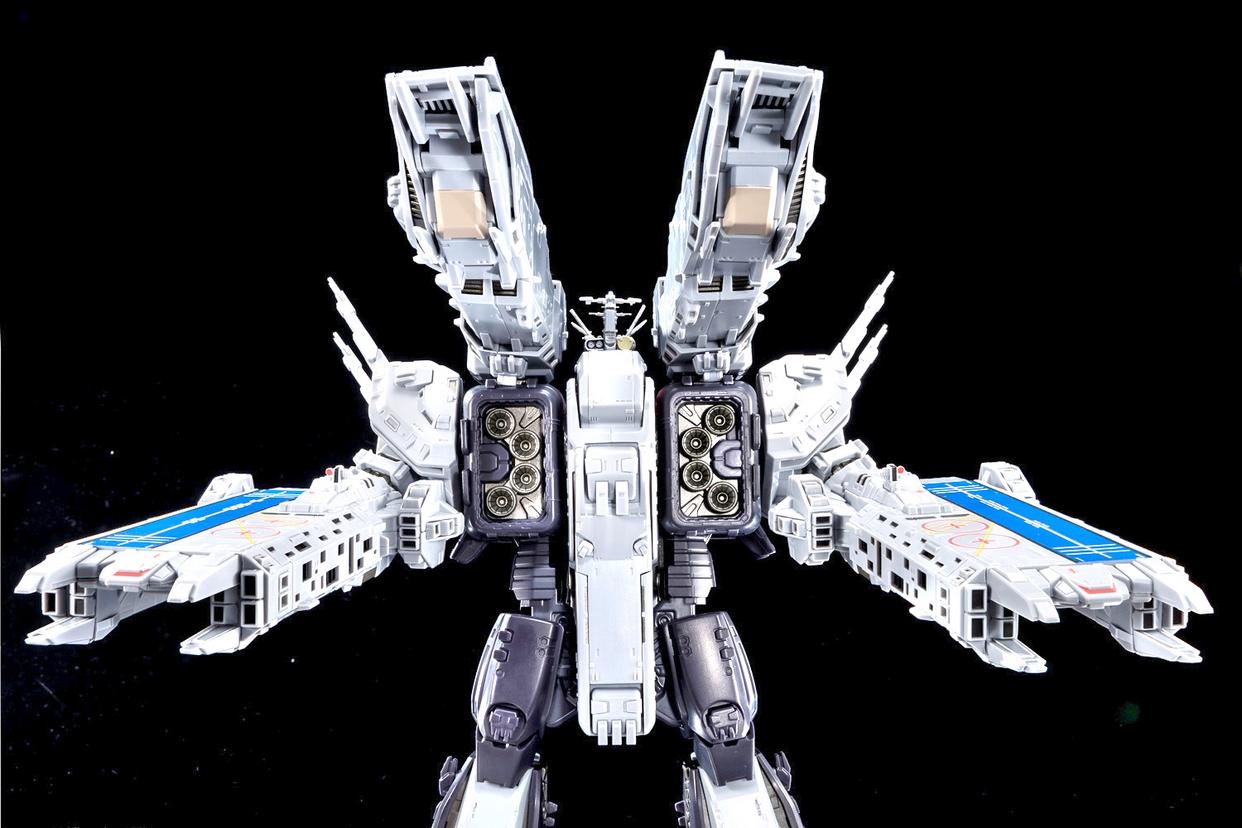 ARCADIA 1/3000 剧场版《超時空要塞：可曾记得爱》MACROSS母舰