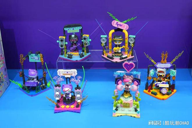 从积木到毛绒，深圳玩具展的精彩收官：小酷带你逛遍三大展馆！