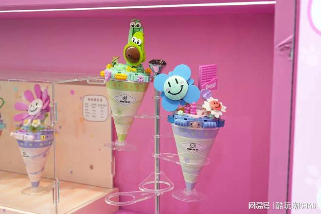 从积木到毛绒，深圳玩具展的精彩收官：小酷带你逛遍三大展馆！