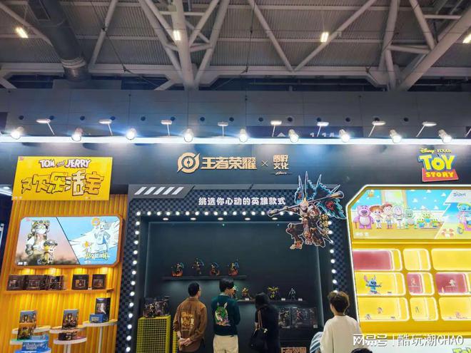 从积木到毛绒，深圳玩具展的精彩收官：小酷带你逛遍三大展馆！