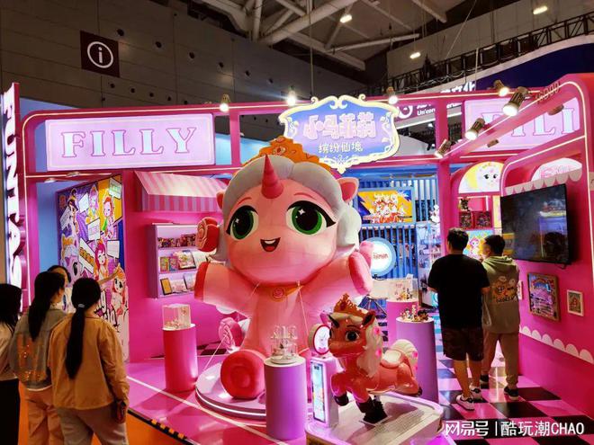 从积木到毛绒，深圳玩具展的精彩收官：小酷带你逛遍三大展馆！