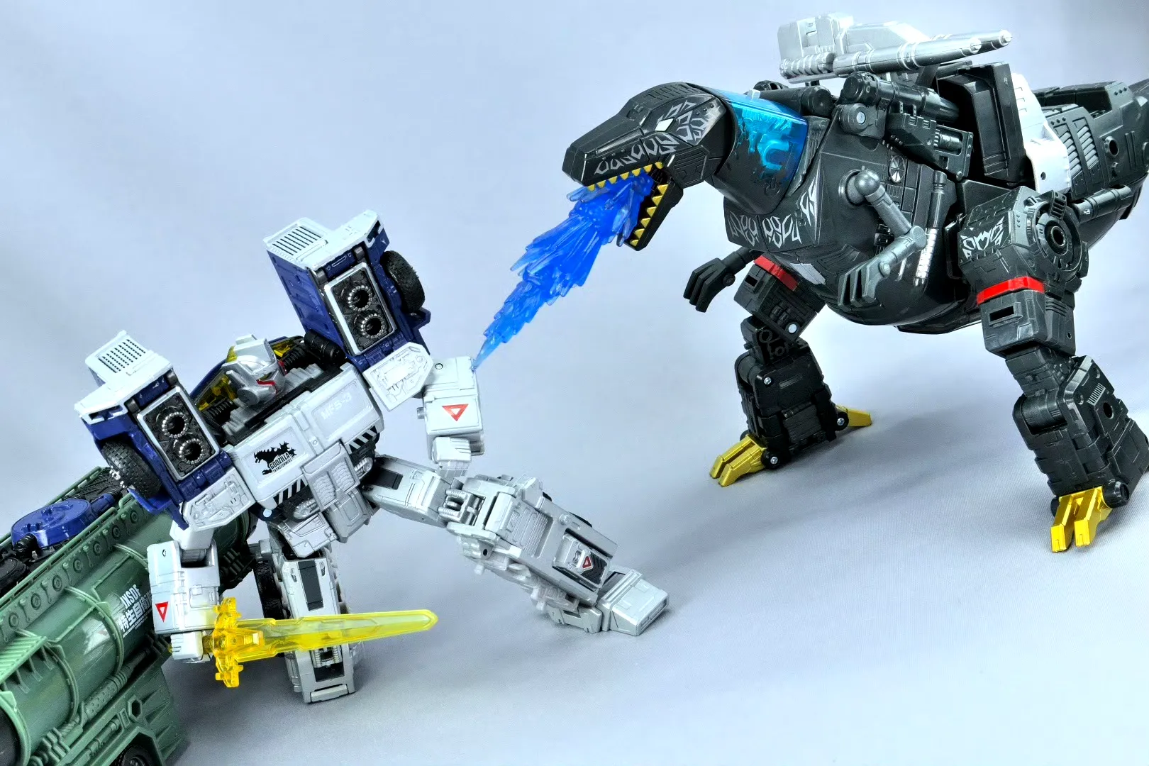 TakaraTOMY 变形金刚 哥斯拉 联名 擎天柱和威震天