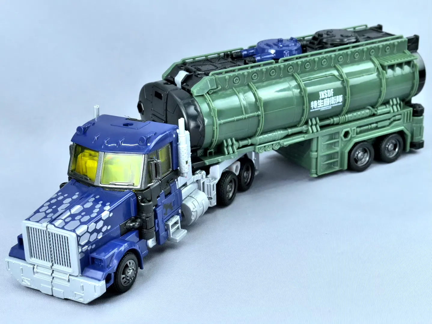 TakaraTOMY 变形金刚 哥斯拉 联名 擎天柱和威震天