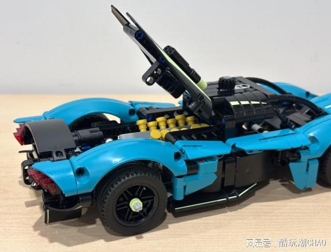 真车零头价！乐高×狂野飙车联动款：阿斯顿·马丁女武神开拼