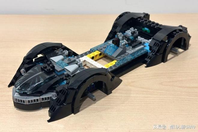 乐高76304评测：41厘米巨兽降临！1995版蝙蝠车终获套件化